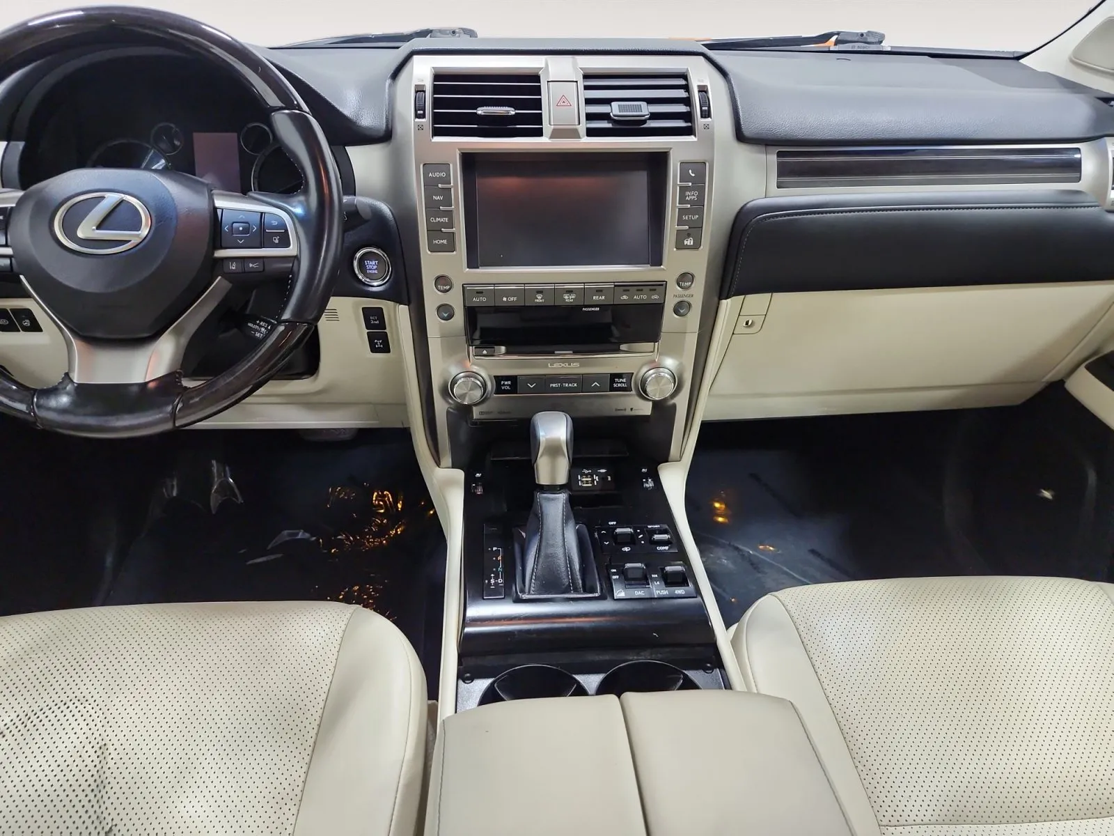 Lexus GX photo 11