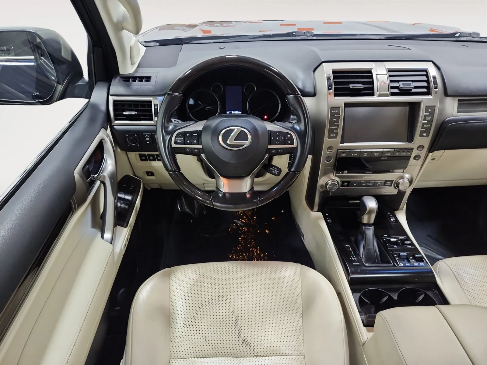 Lexus GX photo 10