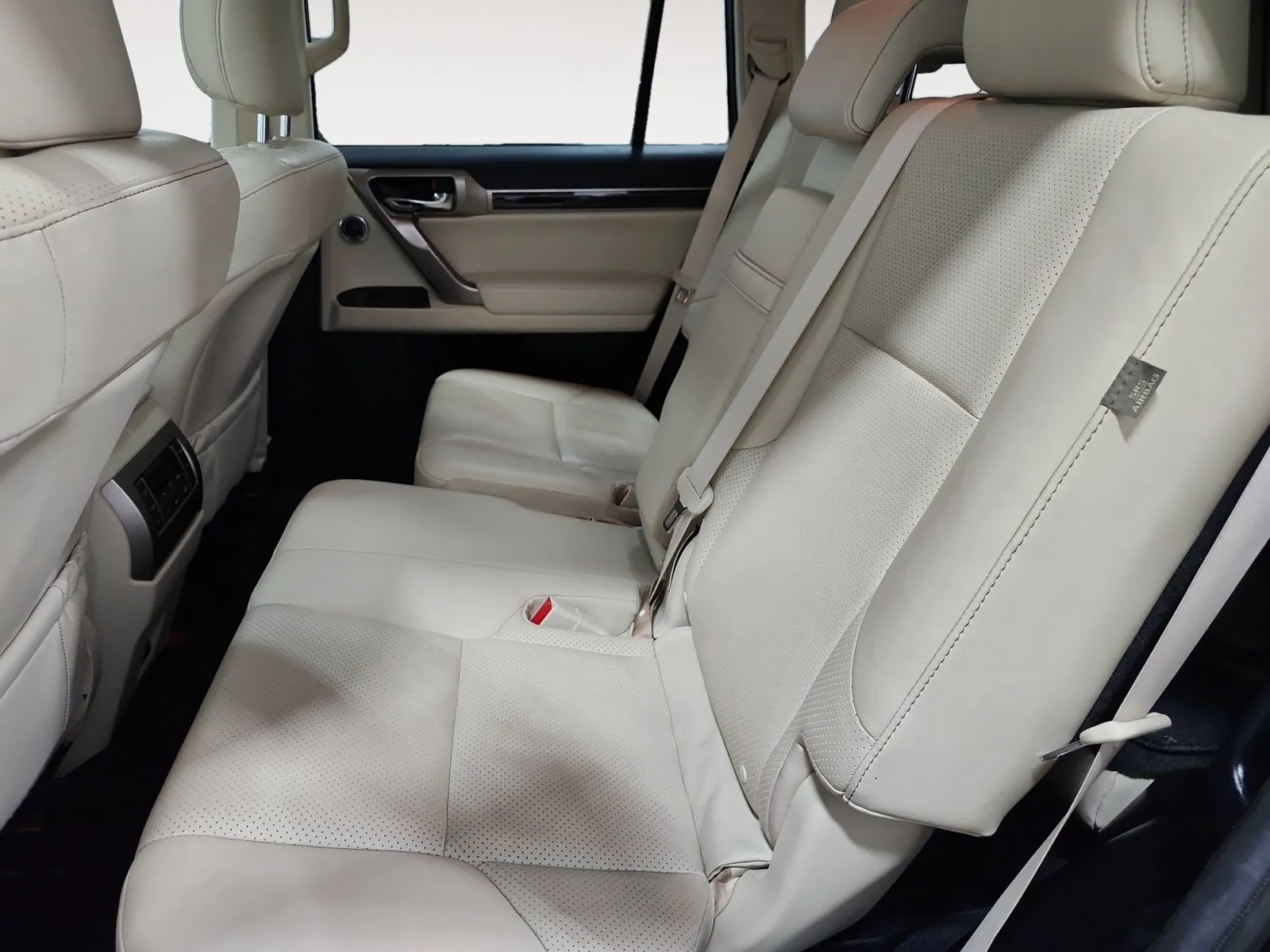 Lexus GX photo 13