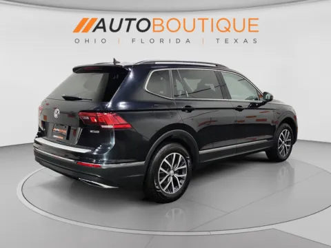 More photos of 2020 Volkswagen Tiguan SE at Auto Boutique Ohio, OH