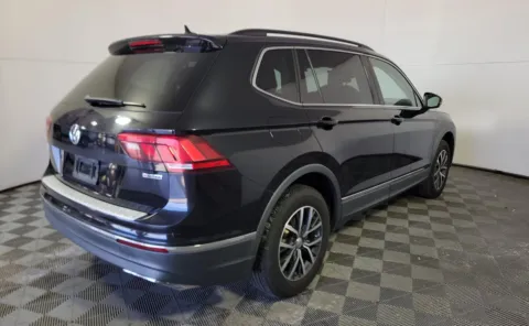 More photos of 2020 Volkswagen Tiguan SE at Auto Boutique Ohio, OH