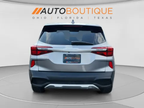 More photos of 2022 Kia Seltos LX at Auto Boutique Ohio, OH
