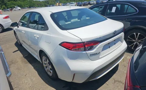 More photos of 2020 Toyota Corolla LE at Auto Boutique Ohio, OH
