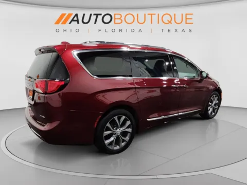 More photos of 2018 Chrysler Pacifica Limited at Auto Boutique Ohio, OH