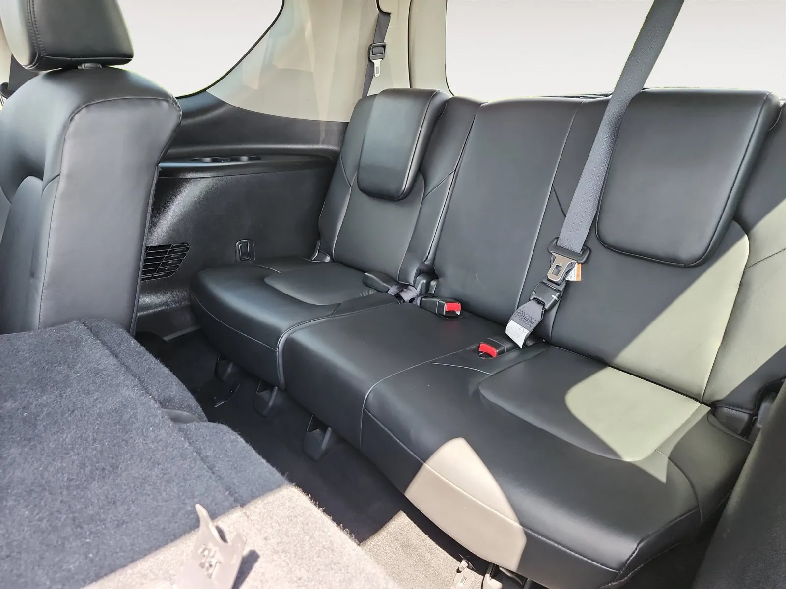 Nissan Armada photo 15