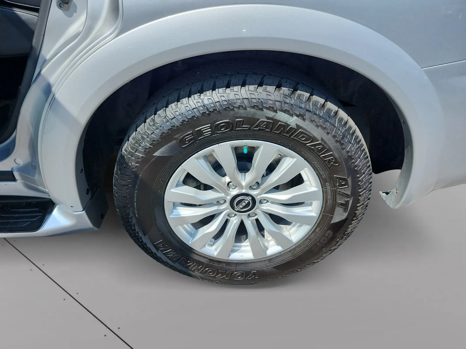 Nissan Armada photo 14