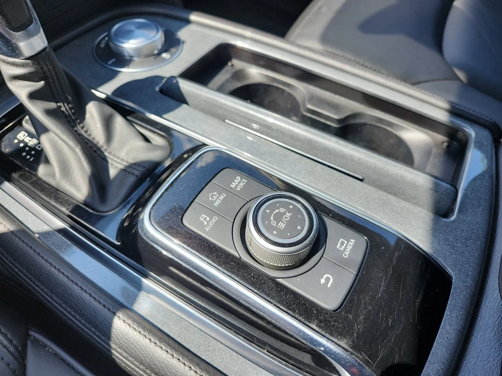 Nissan Armada photo 24