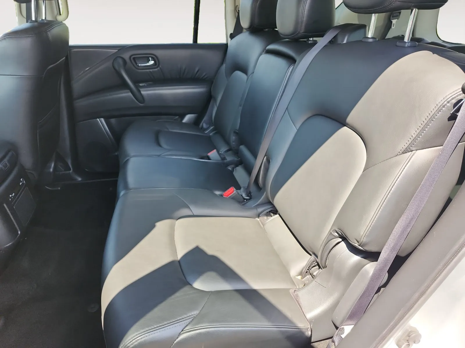 Nissan Armada photo 13