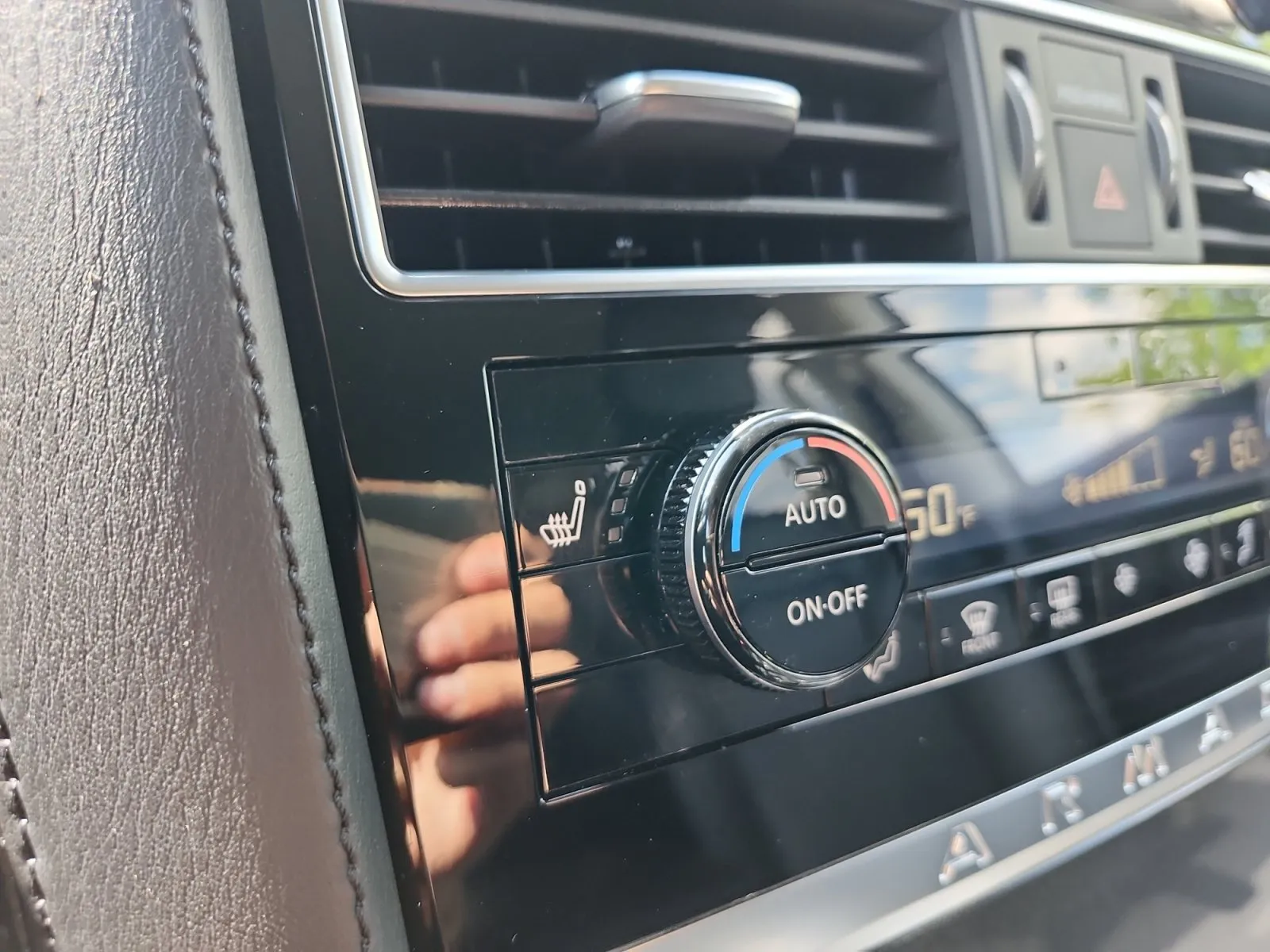 Nissan Armada photo 18