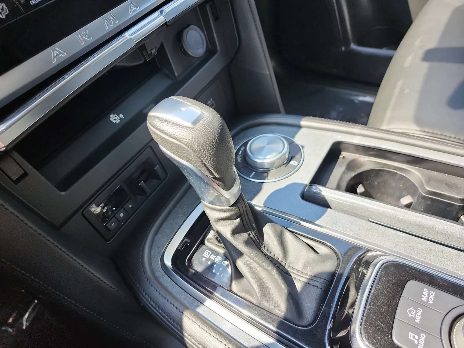 Nissan Armada photo 23