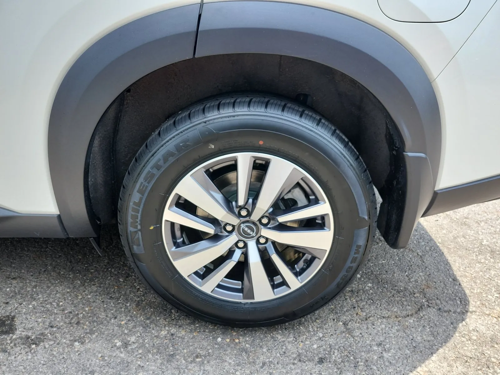Nissan Pathfinder photo 16