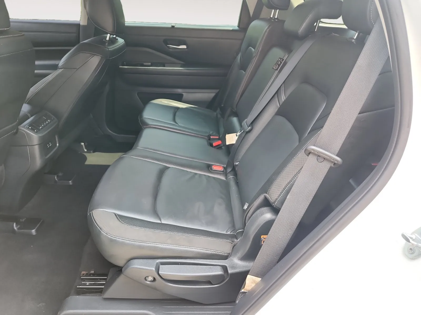 Nissan Pathfinder photo 13