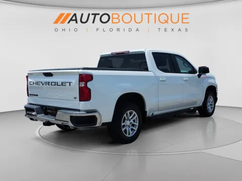 More photos of 2020 Chevrolet Silverado 1500 LT at Auto Boutique Ohio, OH