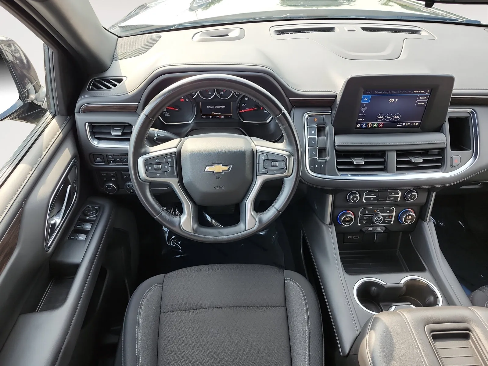 Chevrolet Tahoe photo 11