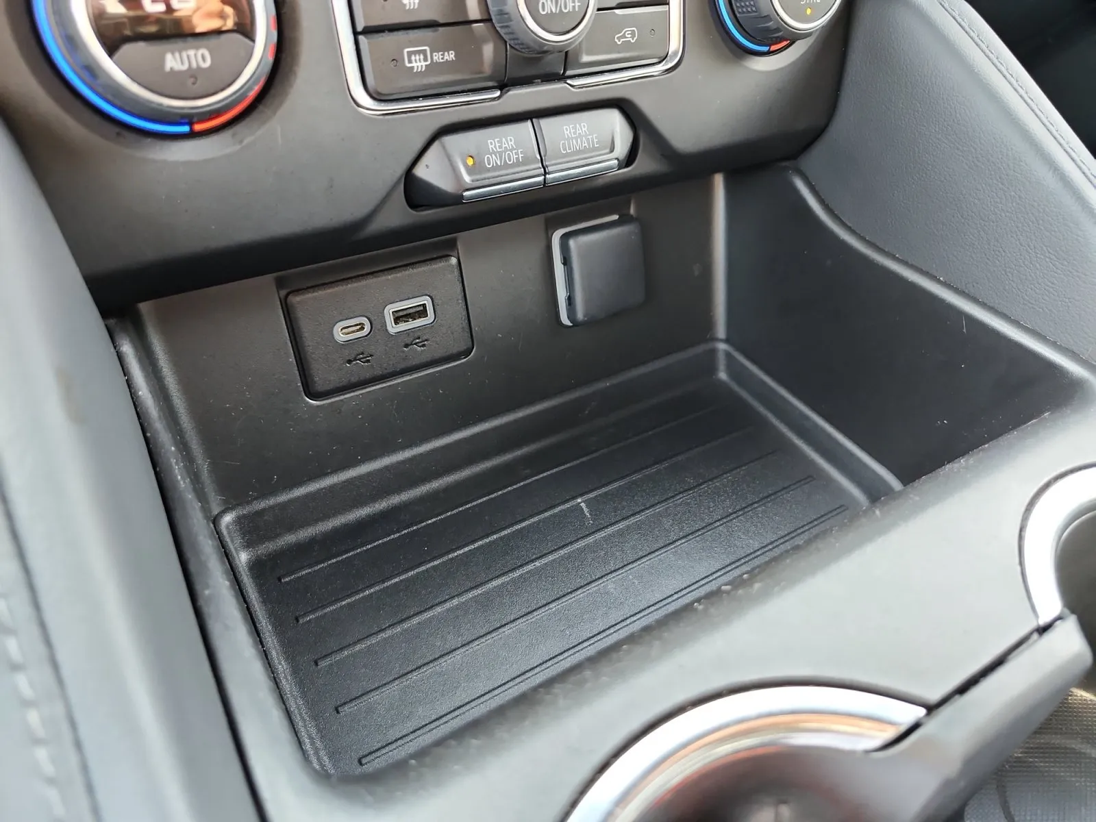 Chevrolet Tahoe photo 22