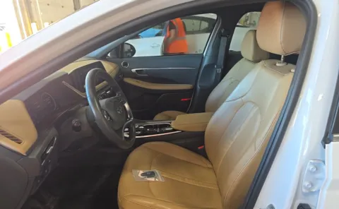 More photos of 2020 Hyundai Sonata SEL at Auto Boutique Ohio, OH