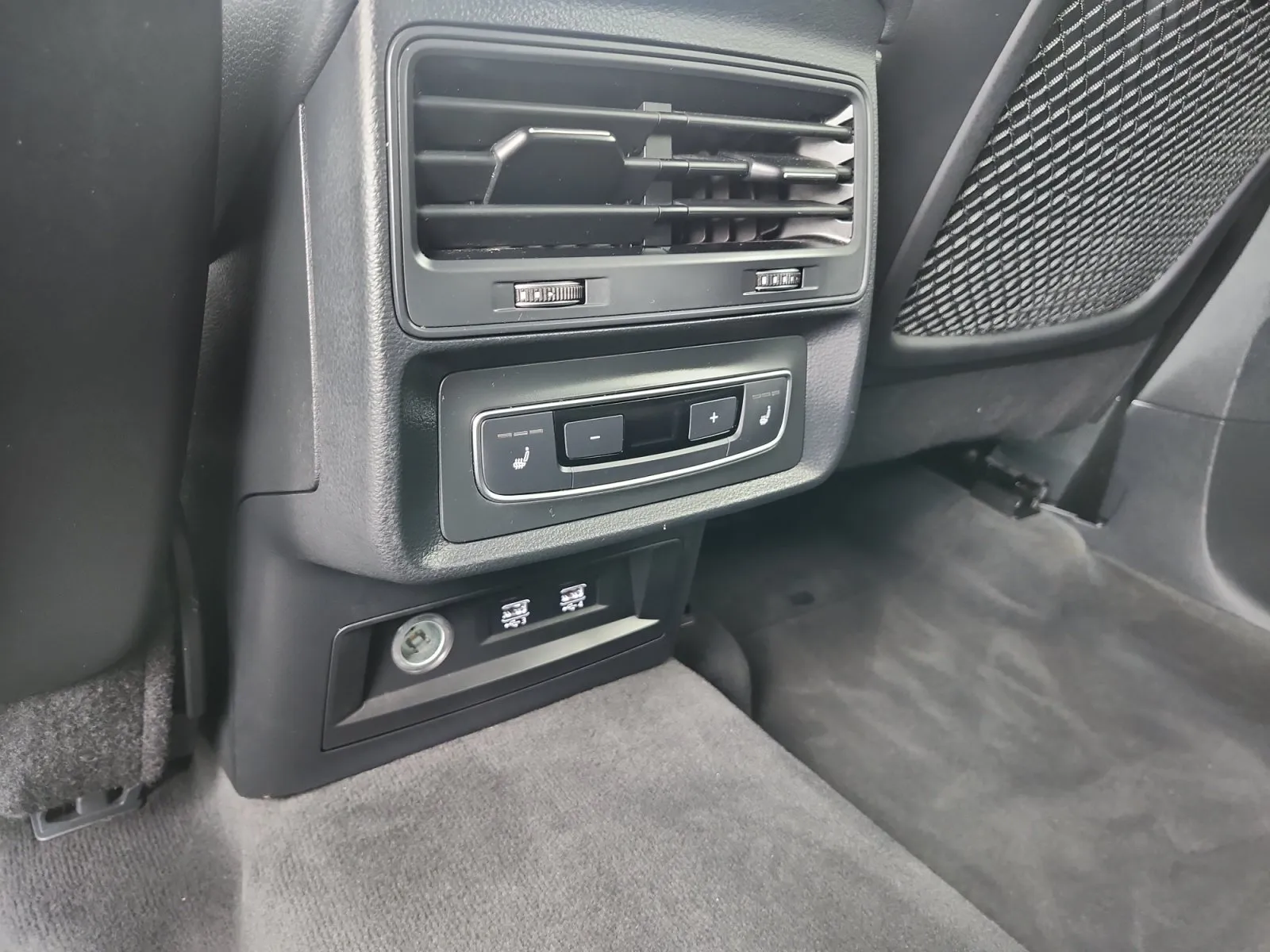 Audi Q8 photo 13