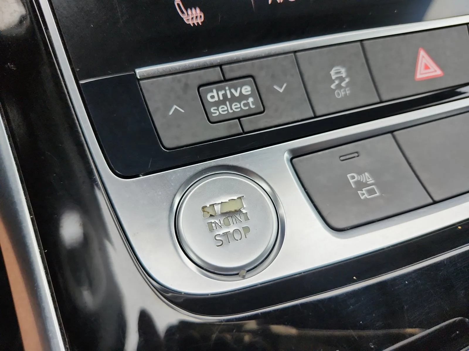 Audi Q8 photo 21