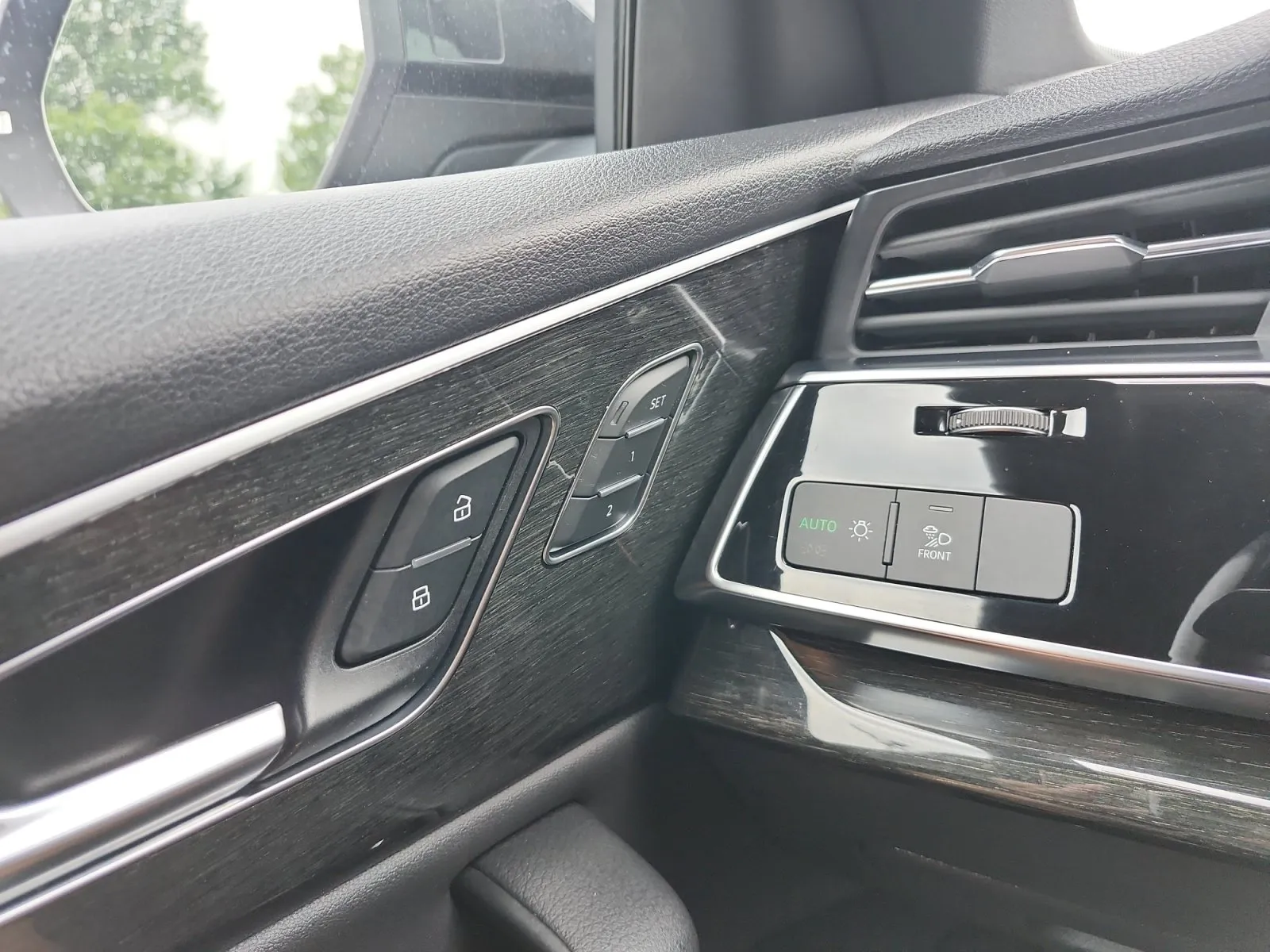 Audi Q8 photo 24