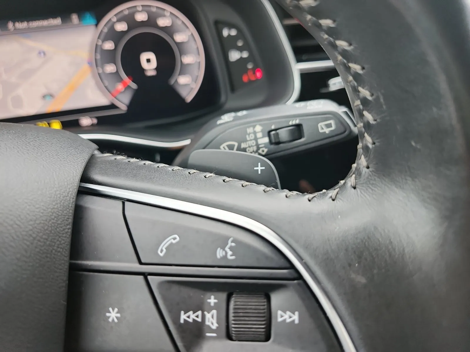 Audi Q8 photo 23