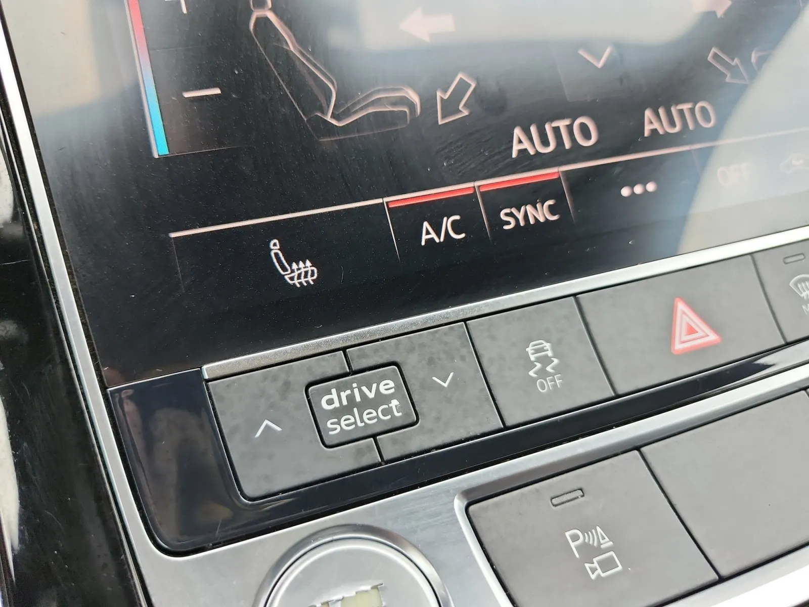 Audi Q8 photo 20