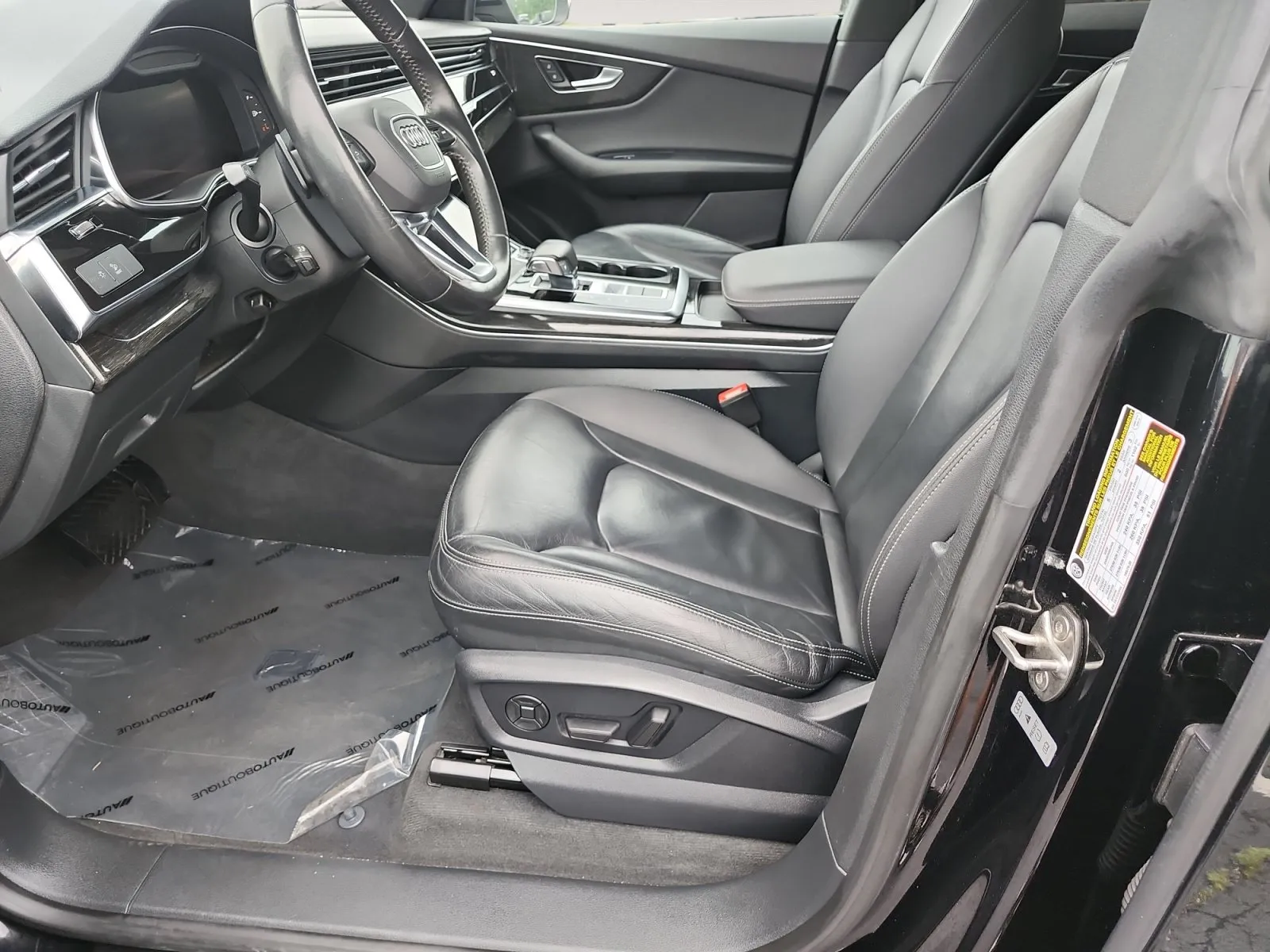 Audi Q8 photo 9