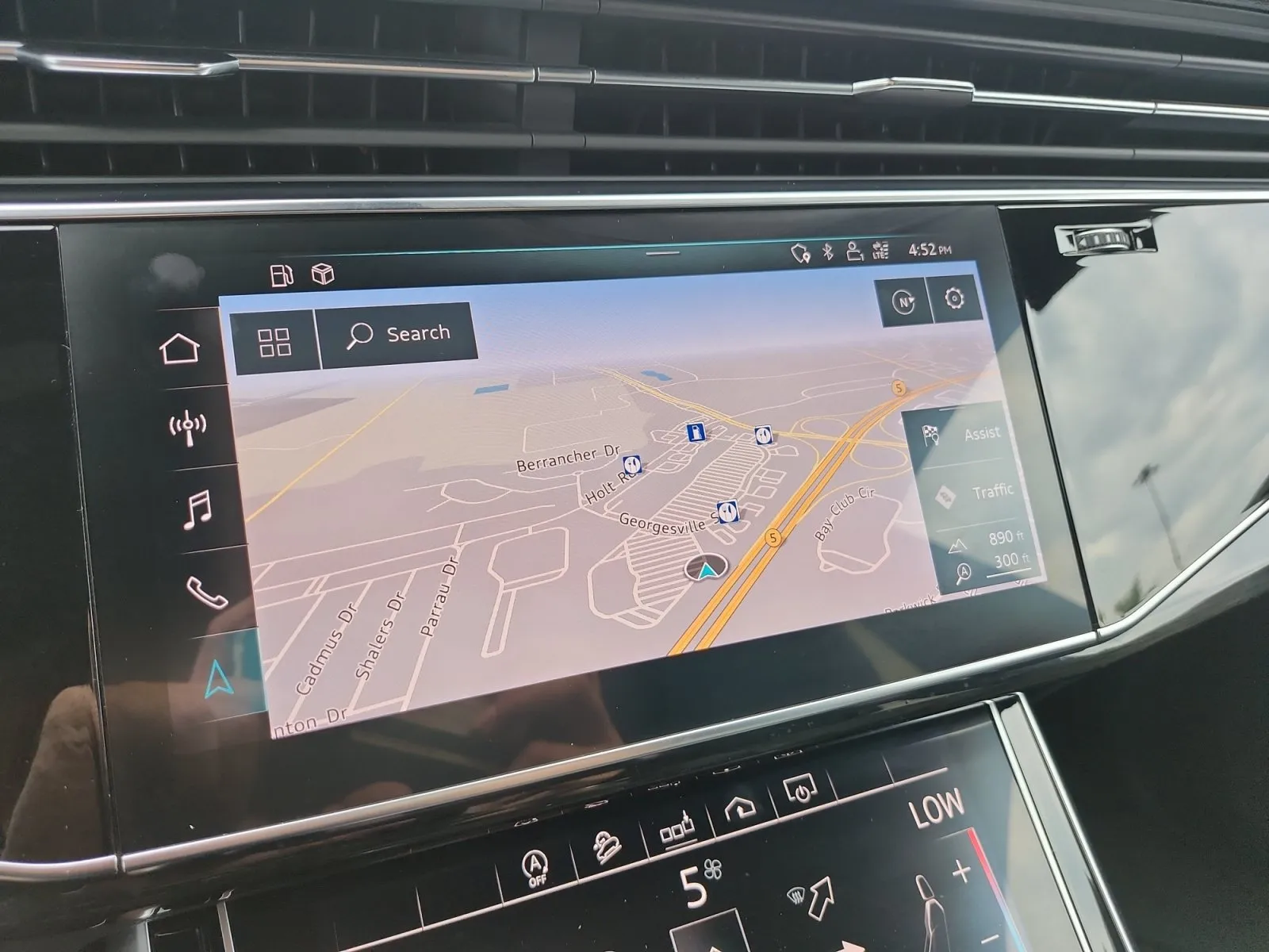 Audi Q8 photo 18