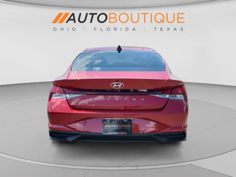 More photos of 2021 Hyundai Elantra SEL at Auto Boutique Ohio, OH