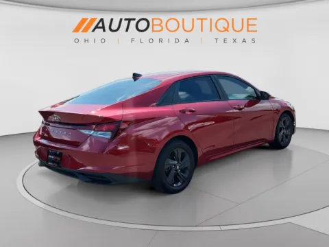 More photos of 2021 Hyundai Elantra SEL at Auto Boutique Ohio, OH