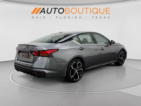 More photos of 2023 Nissan Altima 2.5 SR at Auto Boutique Ohio, OH