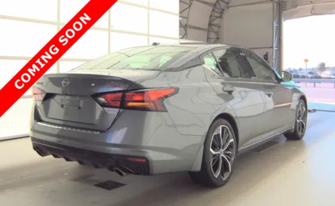 More photos of 2023 Nissan Altima 2.5 SR at Auto Boutique Ohio, OH