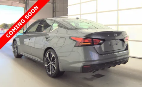 More photos of 2023 Nissan Altima 2.5 SR at Auto Boutique Ohio, OH