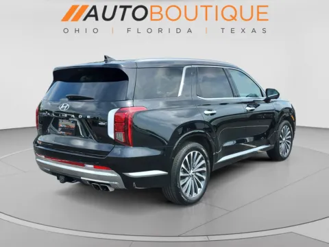 More photos of 2025 Hyundai Palisade Calligraphy at Auto Boutique Ohio, OH