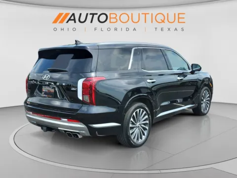 More photos of 2025 Hyundai Palisade Calligraphy at Auto Boutique Ohio, OH