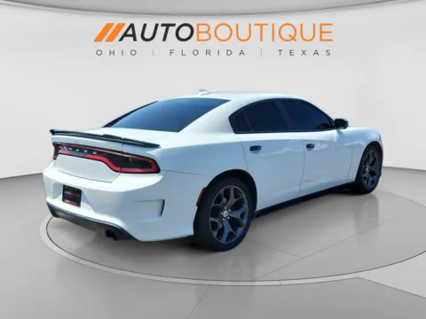 More photos of 2018 Dodge Charger R/T at Auto Boutique Ohio, OH