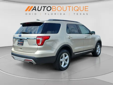 More photos of 2017 Ford Explorer XLT at Auto Boutique Ohio, OH