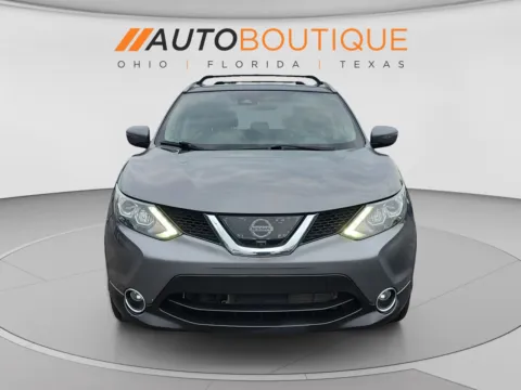 More photos of 2017 Nissan Rogue Sport SL at Auto Boutique Ohio, OH