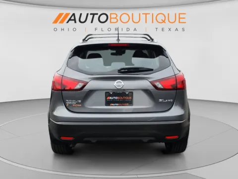 More photos of 2017 Nissan Rogue Sport SL at Auto Boutique Ohio, OH