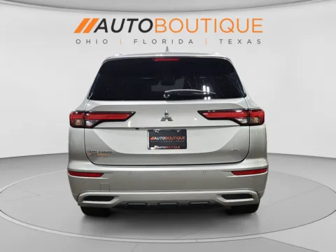 More photos of 2022 Mitsubishi Outlander SEL at Auto Boutique Ohio, OH