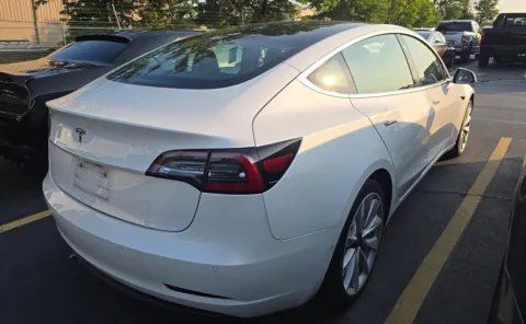 More photos of 2020 Tesla Model 3 Standard Range Plus at Auto Boutique Ohio, OH
