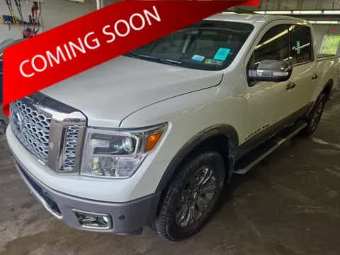 White 2018 Nissan Titan Platinum Reserve for sale in Columbus, OH