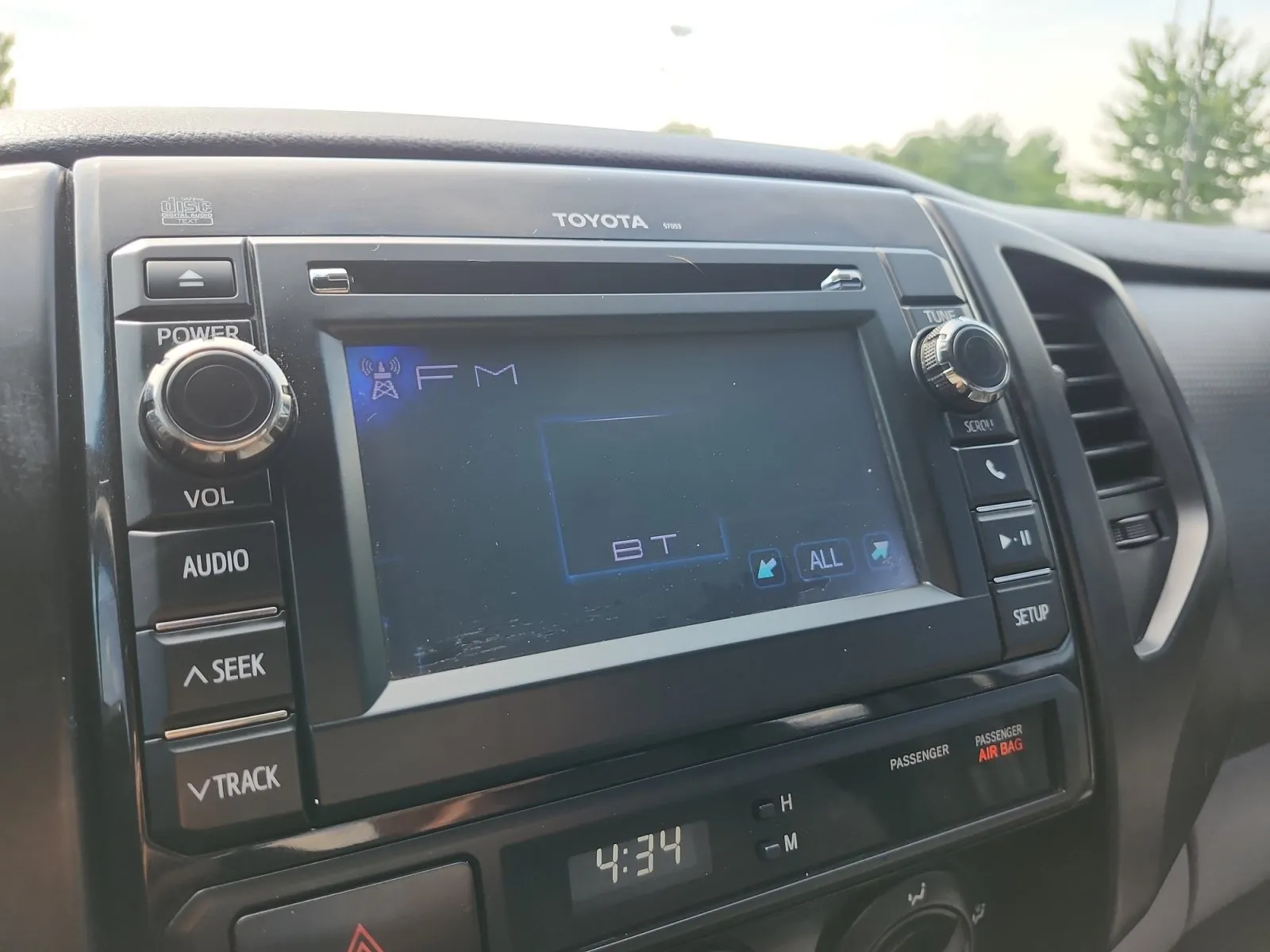 Toyota Tacoma photo 18