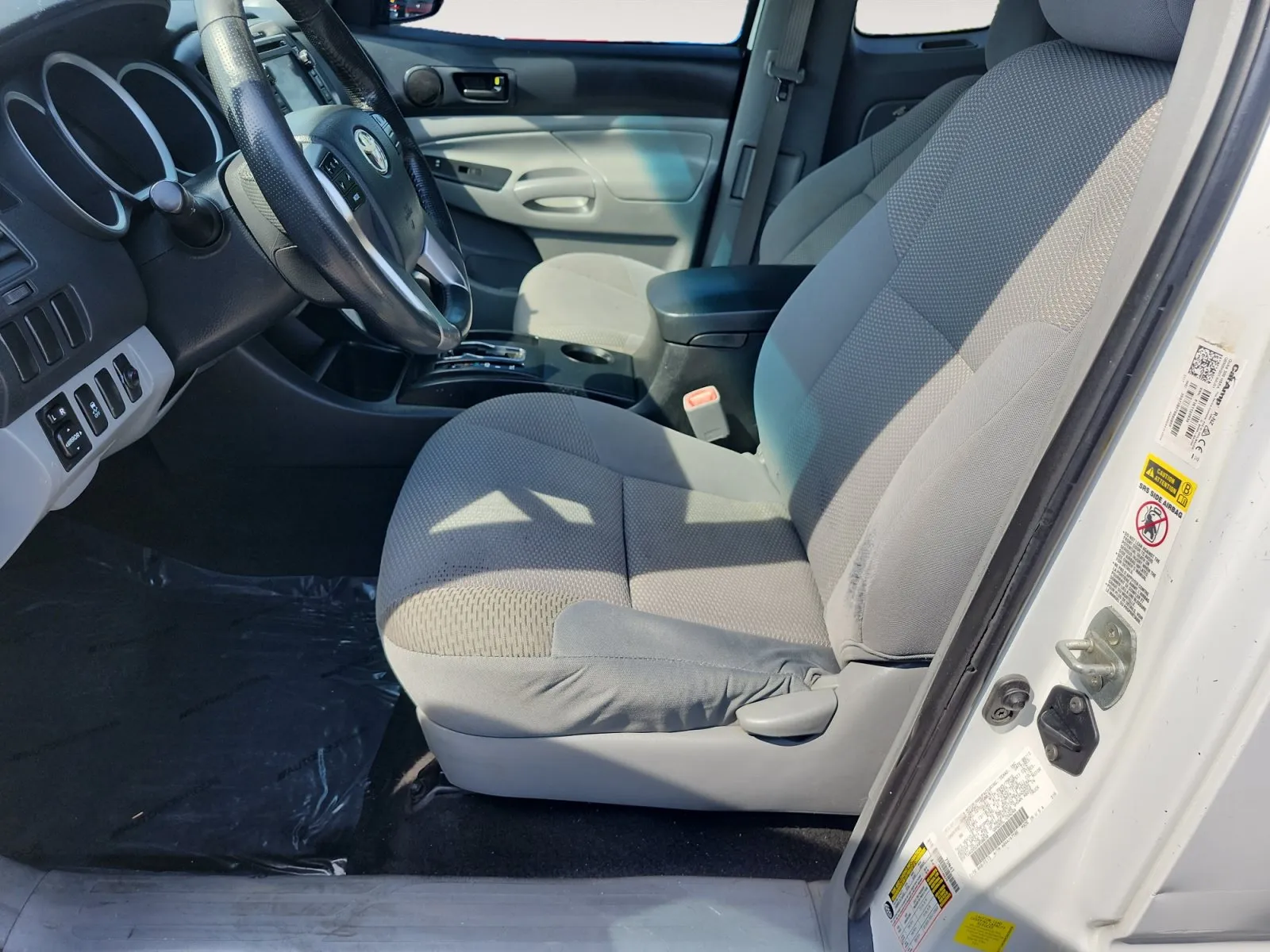 Toyota Tacoma photo 10