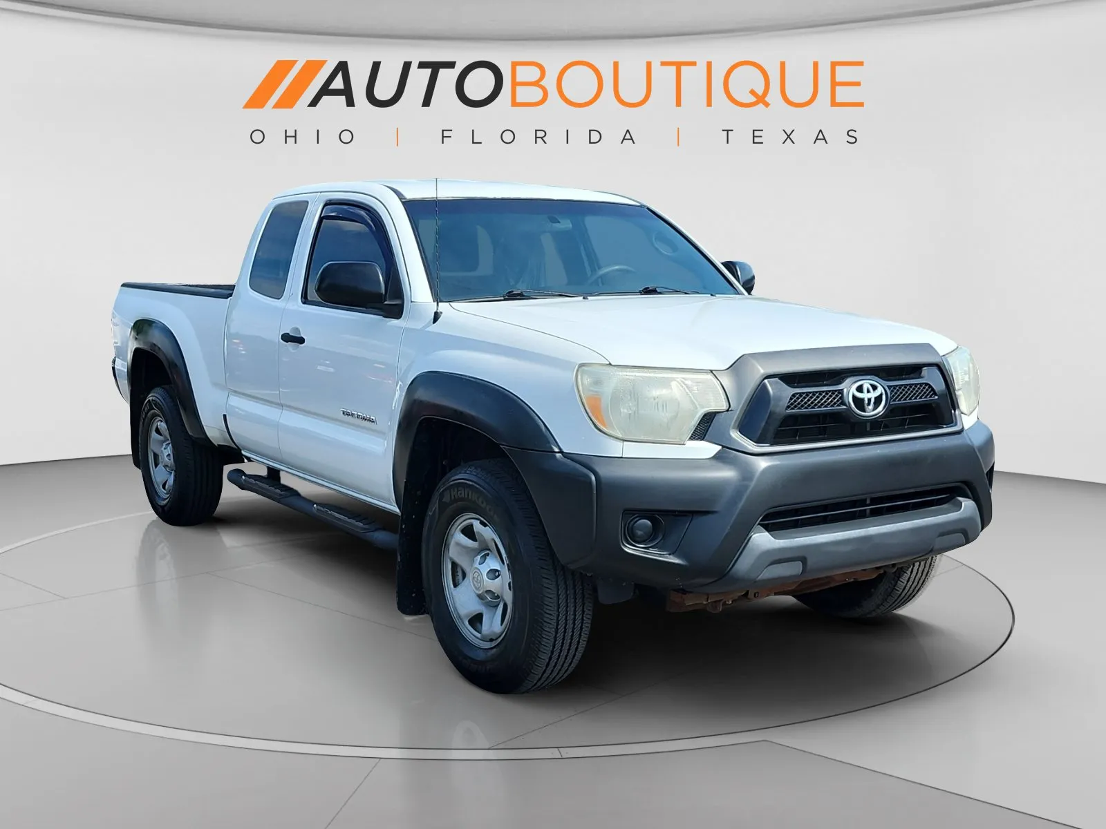 Toyota Tacoma photo 8