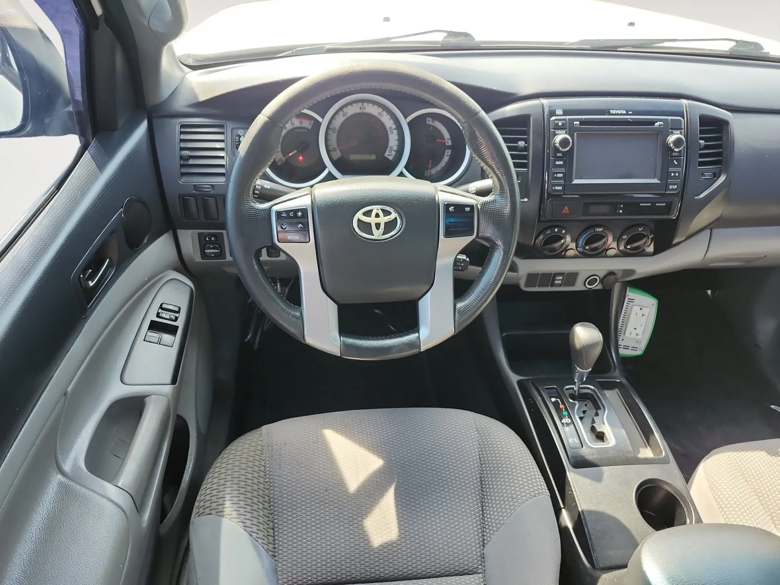 Toyota Tacoma photo 11