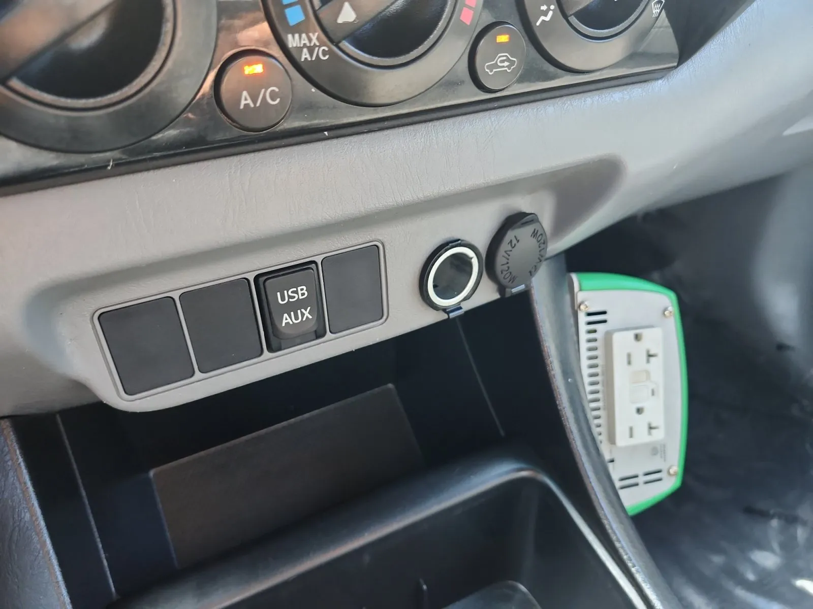 Toyota Tacoma photo 19