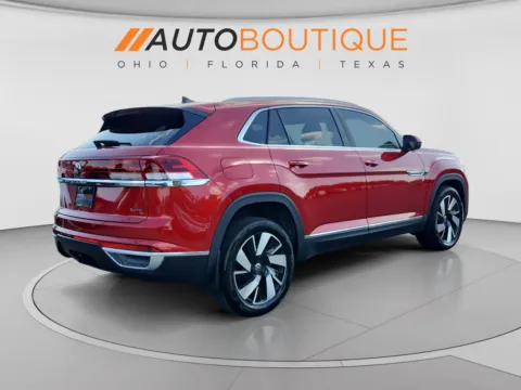 More photos of 2024 Volkswagen Atlas Cross Sport 2.0T SEL at Auto Boutique Ohio, OH