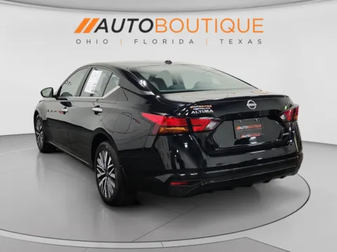 Another view of 2024 Nissan Altima 2.5 SV for sale in Columbus, OH at Auto Boutique Ohio