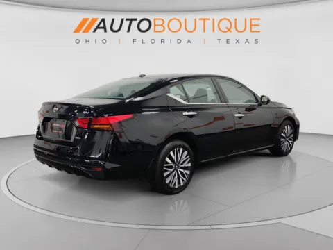 More photos of 2024 Nissan Altima 2.5 SV at Auto Boutique Ohio, OH