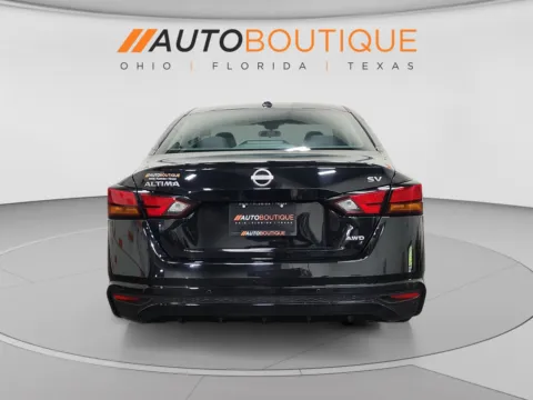 More photos of 2024 Nissan Altima 2.5 SV at Auto Boutique Ohio, OH
